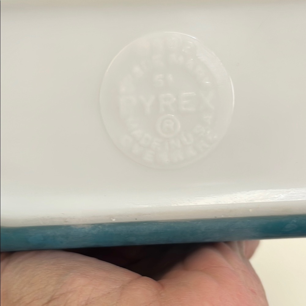 Blue Rectangular Dish Pyrex - Picture 2 of 3